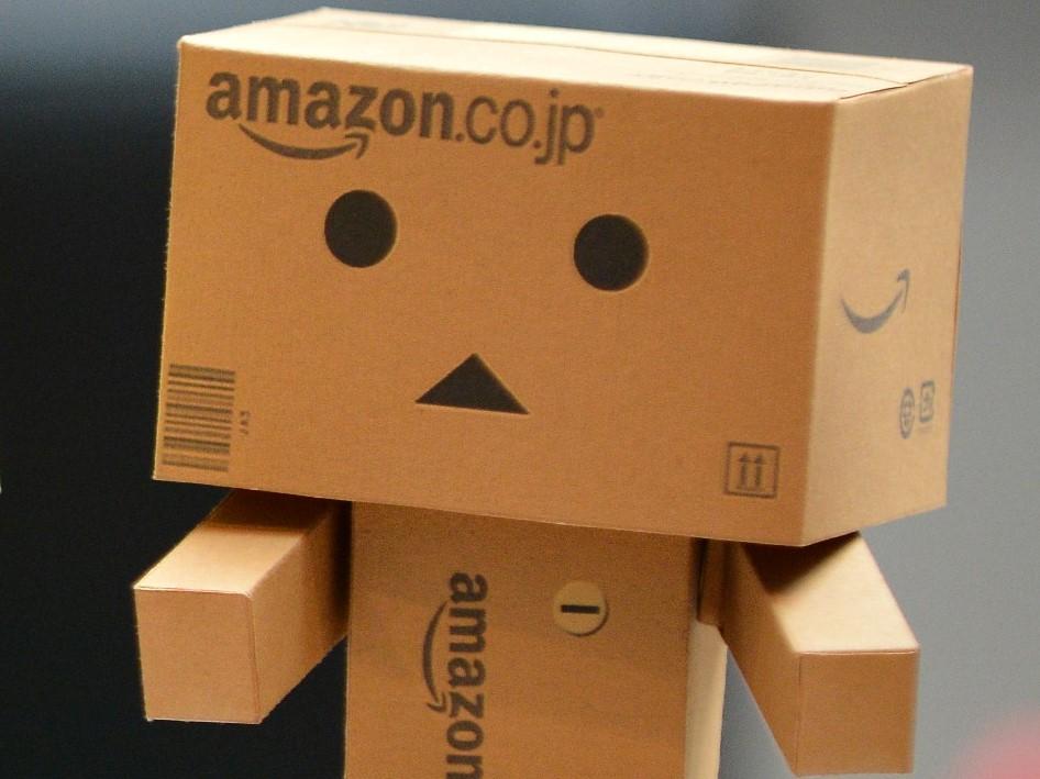 Amazon Cardboard Robot. Amazon Cardboard Robot how to Cut. Amazon Box meme.